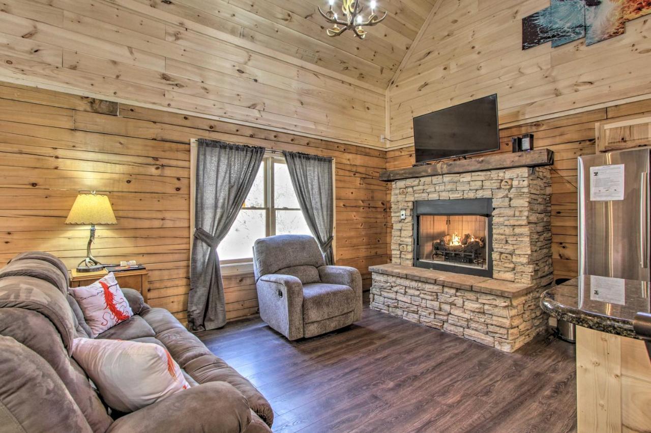 The Phoenix Cabin With Hot Tub In Gatlinburg! 빌라 외부 사진